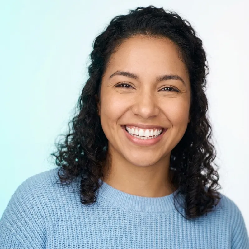 Paciente sonriendo con dientes perfectos